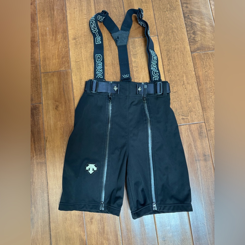 Descente ski race shorts